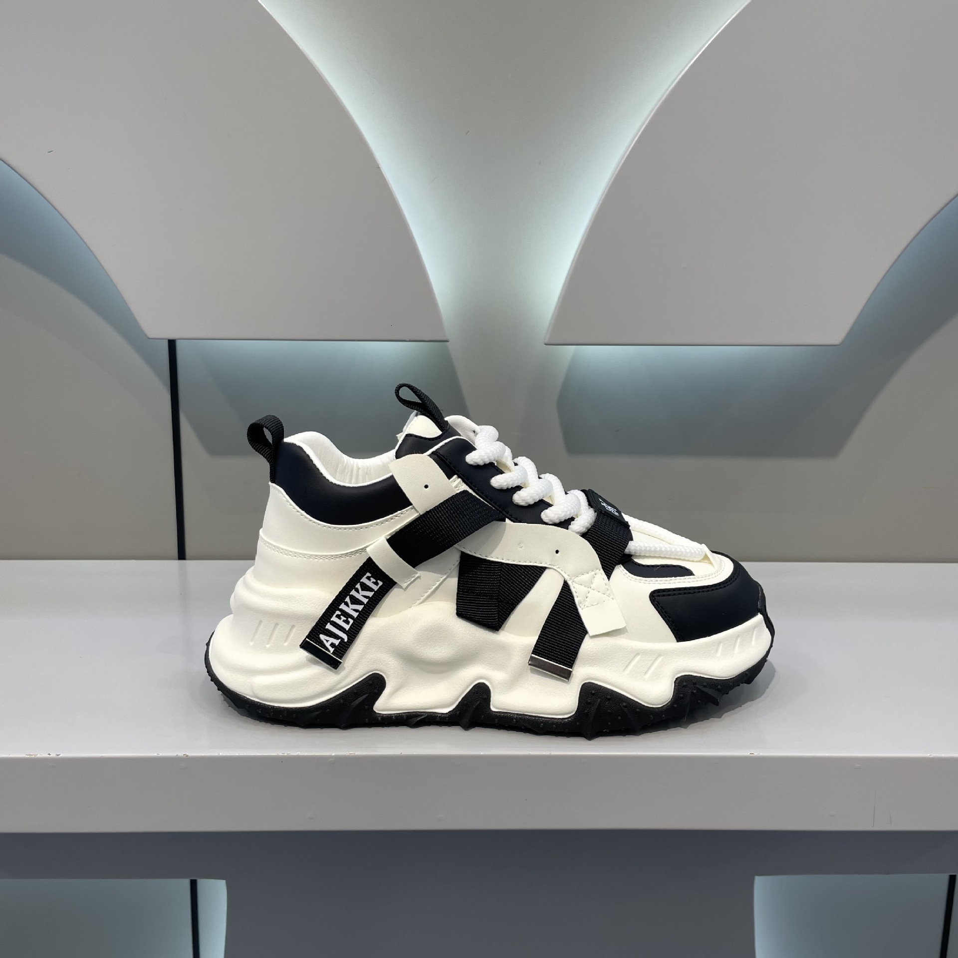 Ddmybear Men's 2024 New Autumn Versatile Men's Casual Brand High-End Sense Sports Height Increasing Dad Trendy Shoes Chinese Brand Shoes F91