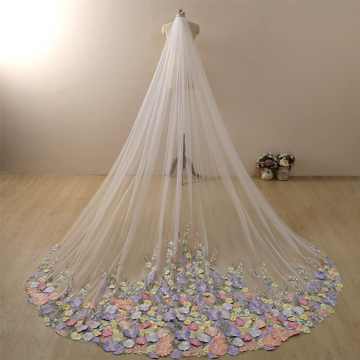 Colorful Wedding Veil Appliques One Layer Long Cathedral Length Veils Applique Edge With Comb Custom Made High Quality