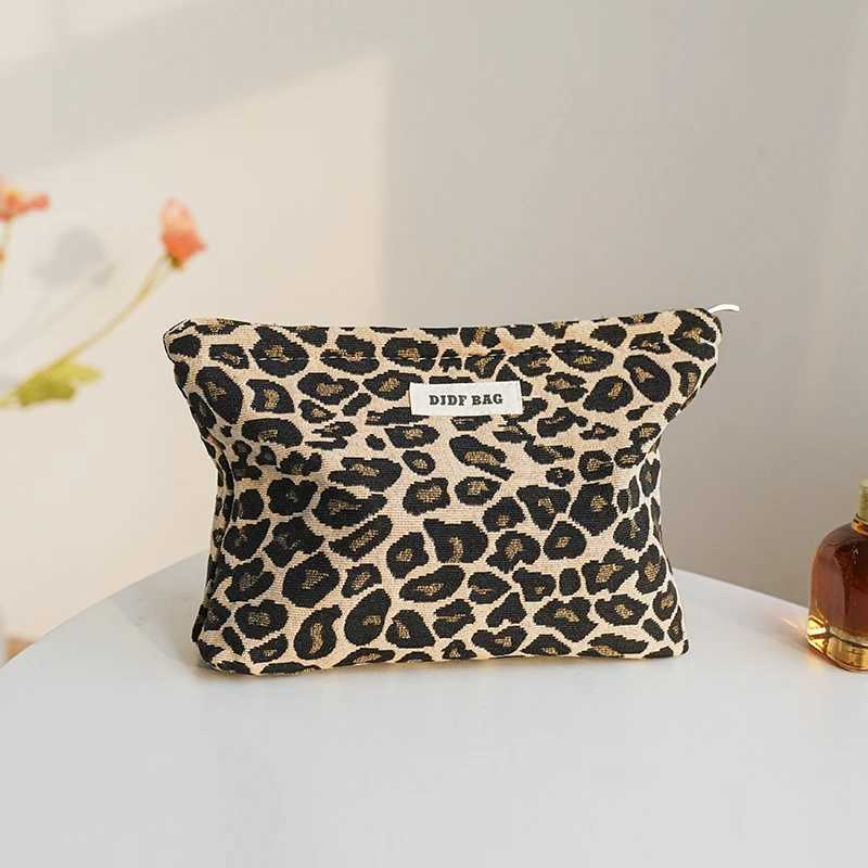 Fashion Leopard Print Womens Makeup Bag Large-capacity Cosmetics Skin Care Product Storage Bag Toiletry Bag Portable Liner Bag Z240914