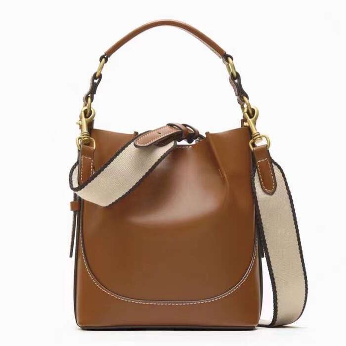 AMZZ Spanish Women's 2024 New Product Fashionable Brown Korean Edition Handheld Crossbody Wide Shoulder Strap Water Bucket Bag for Women
