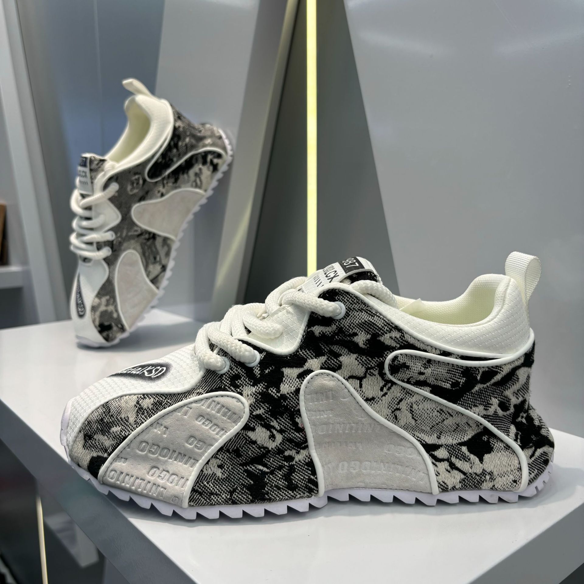 Ddmybear Men's Contrasting Colored Bag Sole Comfortable Height Increasing Spirited Young Man Trendy Versatile Outdoor Casual Shoes Chinese Brand 