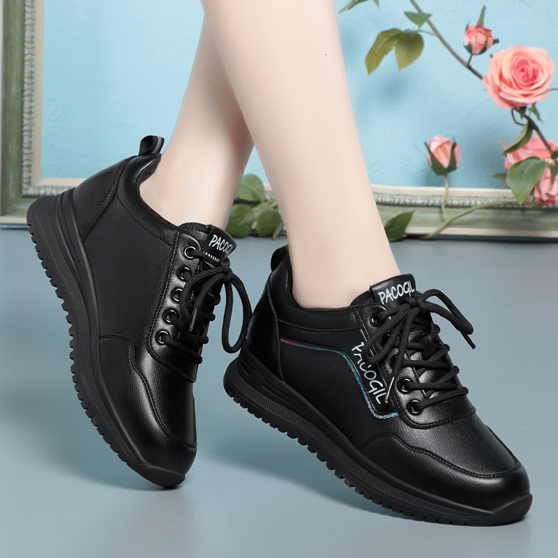 2024 Spring Autumn New Sports Women's Fashion Travel Leisure Soft Sole Middle-aged Elderly mother Shoes Chunky Causal