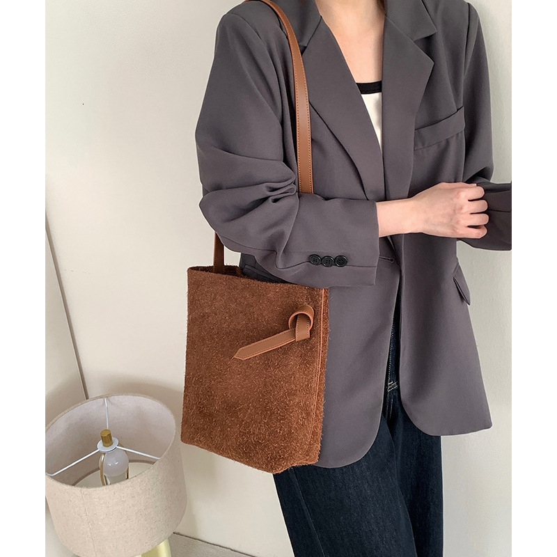 Anti velvet frosted cowhide bucket 2024 new item mother and child genuine leather high-end single shoulder armpit bag