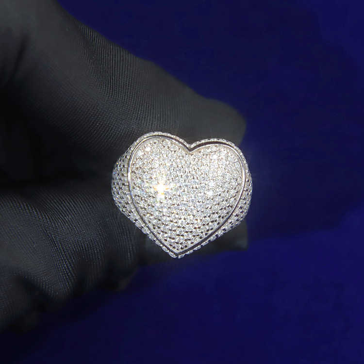 Fashion Design Iced Out Ring Sterling Silver Heart Shape VVS Moiossanite Diamond Ring for Hip hop Jewelry