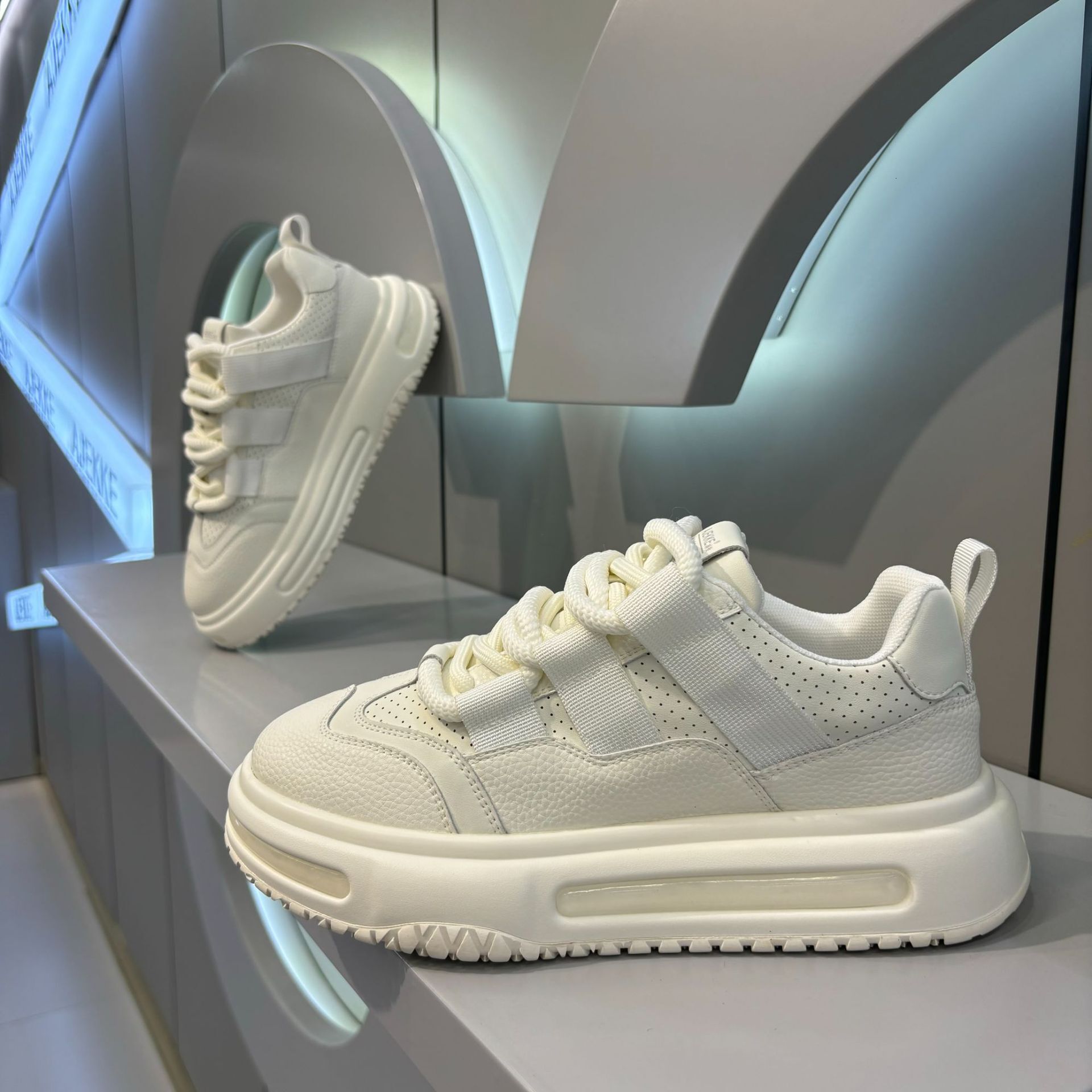 Ddmybear Trendy Brand White 2024 Autumn New Style Fashionable Splicing Air Cushion Thick Sole Height Increasing Casual Men's Shoes Chinese Brand 
