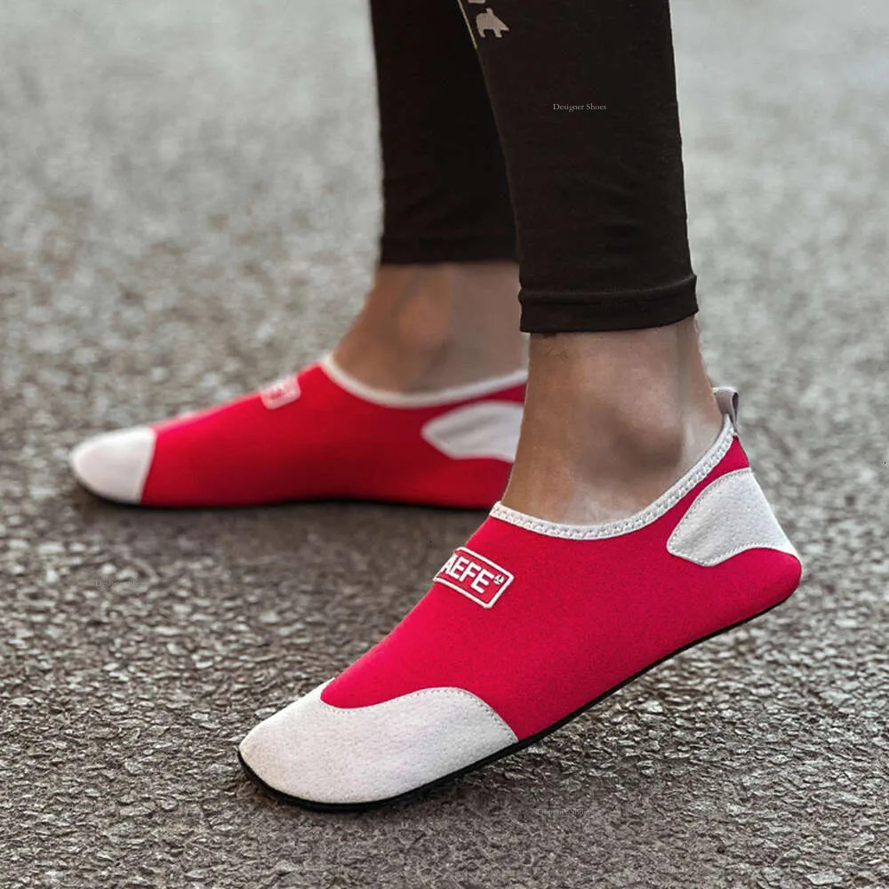 Water MAEDEF Light Shoes Women Swimming Diving Aqua Beach Sandal Shoe For Men Seaside Non-Slip Sneakers Socks Slipper
