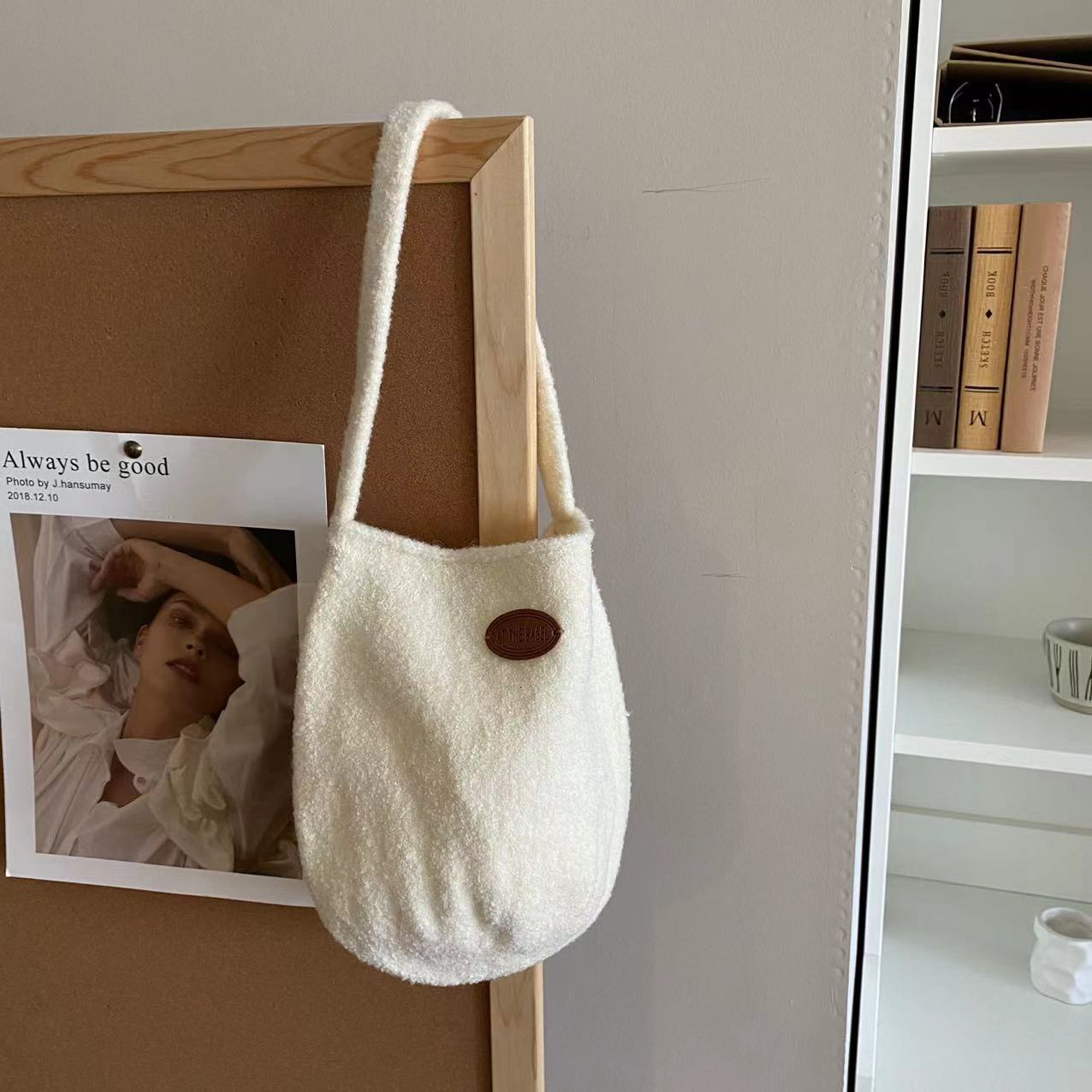 2024 new Korean soft suede temperament ins bucket women's winter shoulder bag versatile handbag