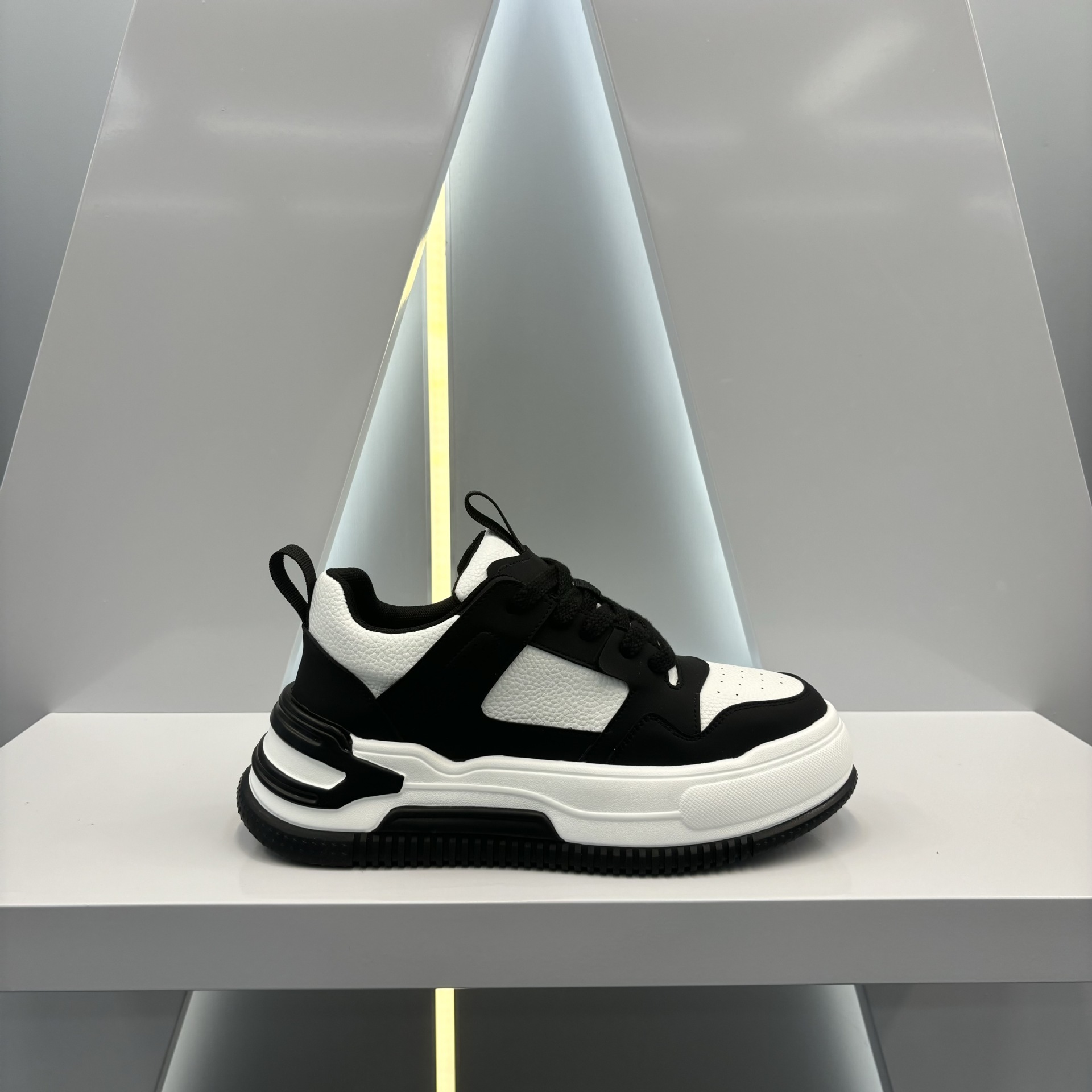 Ddmybear Little White Men 24 New Soft Soled Height Increasing Breathable For Sports And Leisure Board Versatile Trendy Men's Shoes Chinese Brand 