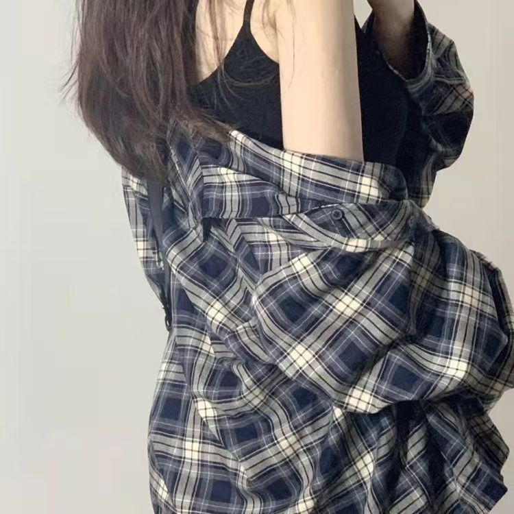 Plaid shirt women's summer new design sense niche wear sunscreen women's shirt designer high sense long sleeve jacket.