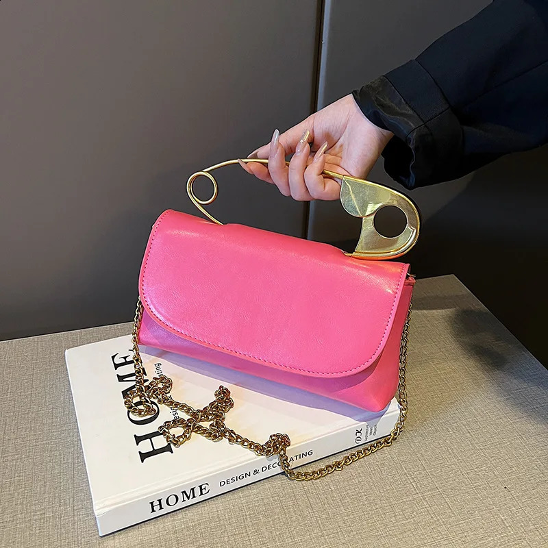 Suitable for women black pink womens wallets and handbags chain sling bags womens fashionable clutch bags Bolsa 240912