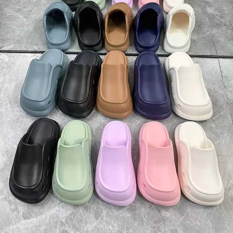 New Thick Bottom Closed Toe Porous Shoes Women New Nurse Good-looking Soft Bottom Non-Slip Simple Outer Wear Sandals M240914