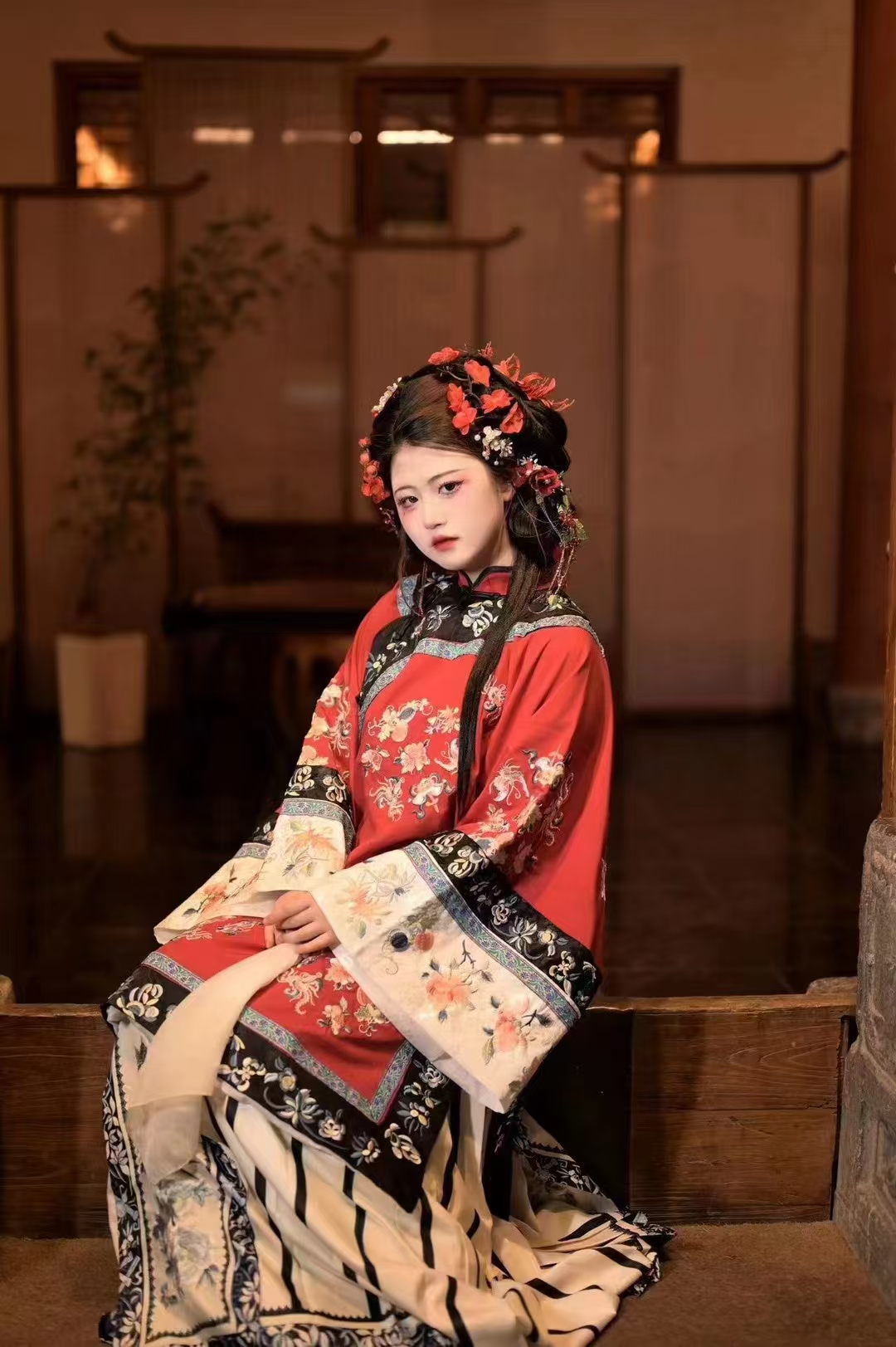 Traditional Hanfu Style Qing Dynasty Embroidered Heavy Craft Qipao Skirt - Autumn/Winter Chinese Historical Costume, Hanfu