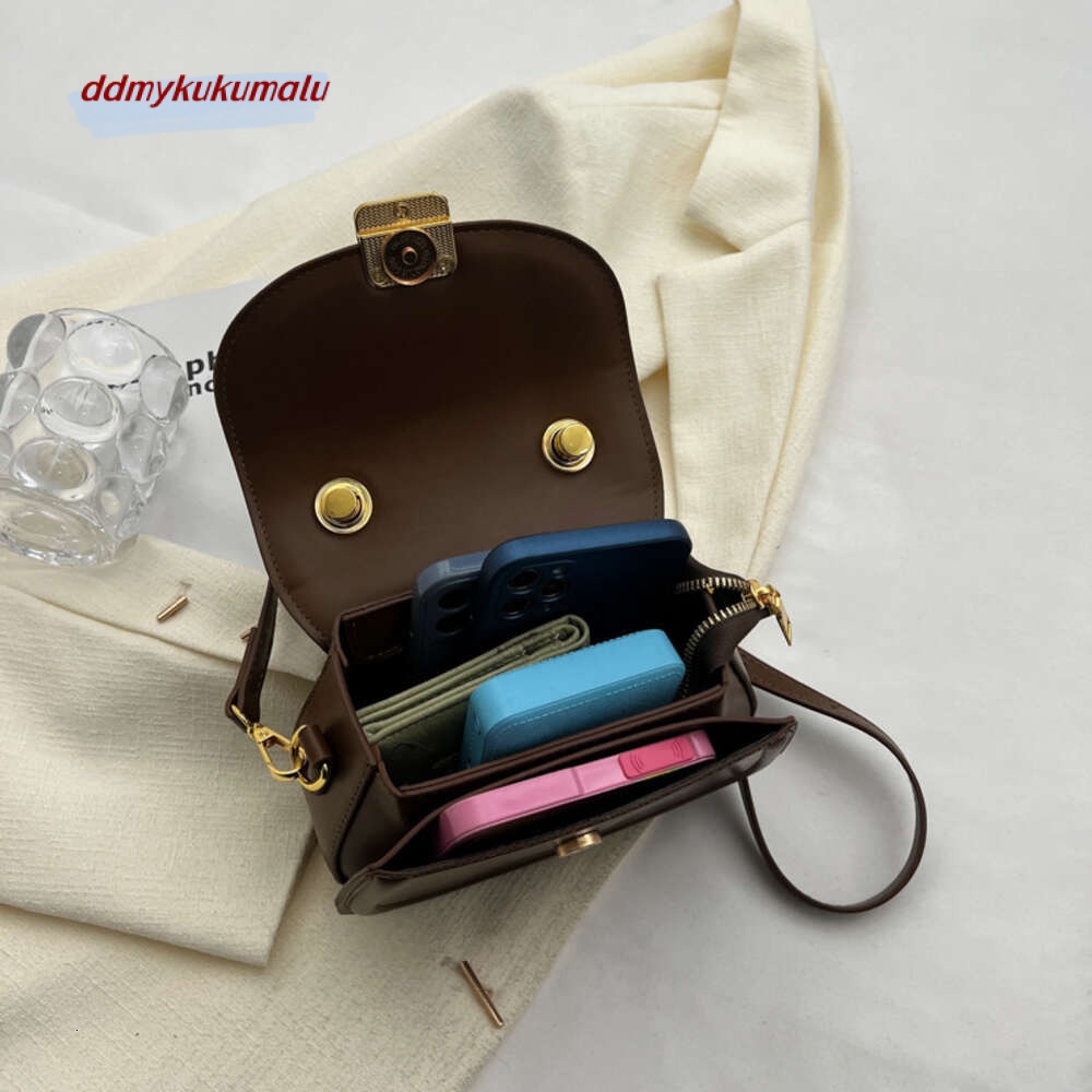 Small square high-end trendy, 2023 summer fashionable women's bag, versatile niche design, temperament and underarm bag H7.22#41 kukumalu