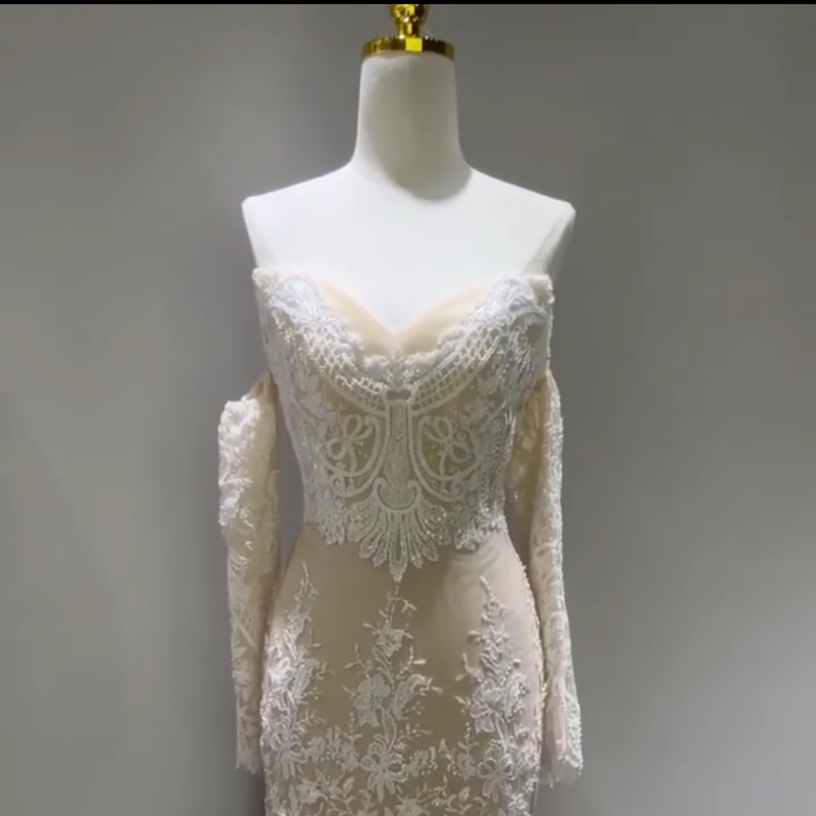 Elegant Multi-Style Bridal Gown - Convertible Strapless to Long Sleeves Mermaid Ensemble for Weddings & Garden Parties