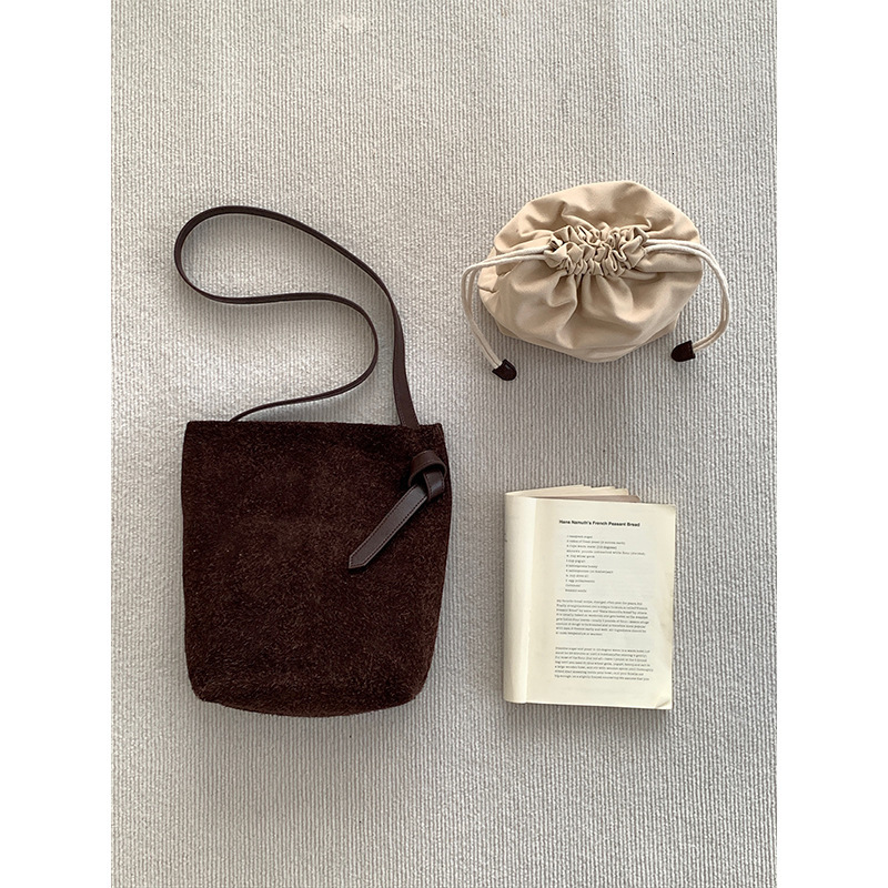 Anti velvet frosted cowhide bucket 2024 new item mother and child genuine leather high-end single shoulder armpit bag