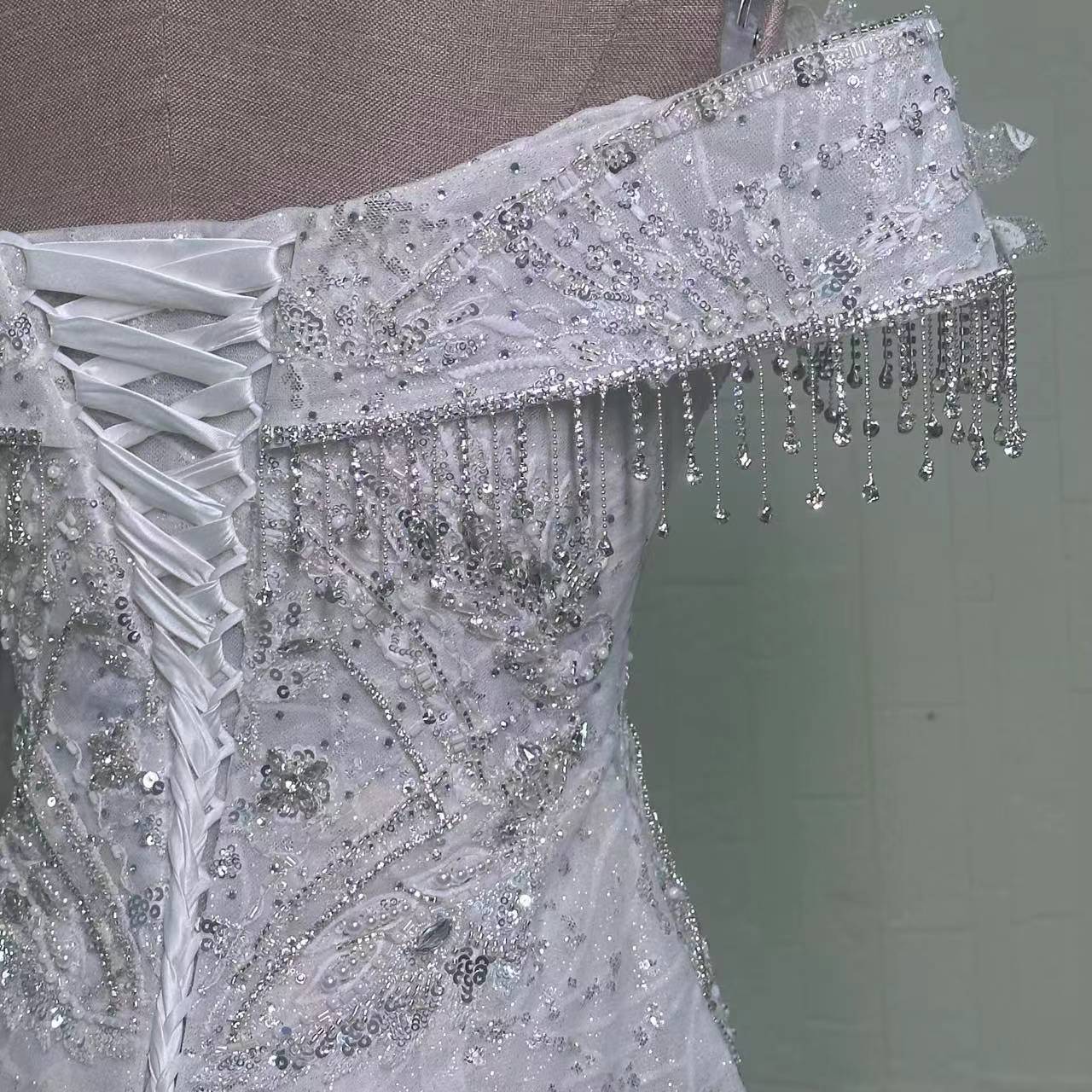 Luxury Off-Shoulder Mermaid Bridal Dress Featuring Diamond Chain Accent for Weddings and Events