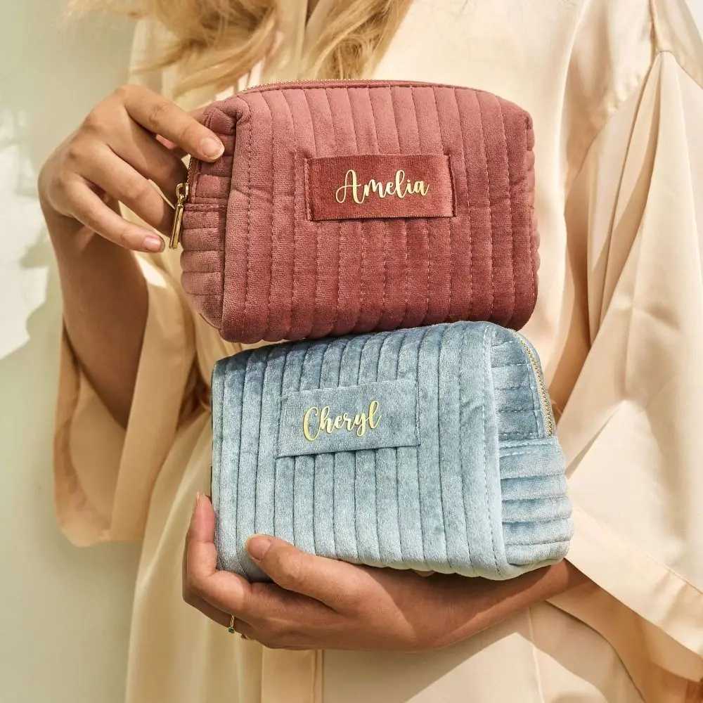 Hot Sale Large capacity makeup bag womens fashionable velvet makeup bag multifunctional makeup organizer womens toilet bag Z241219