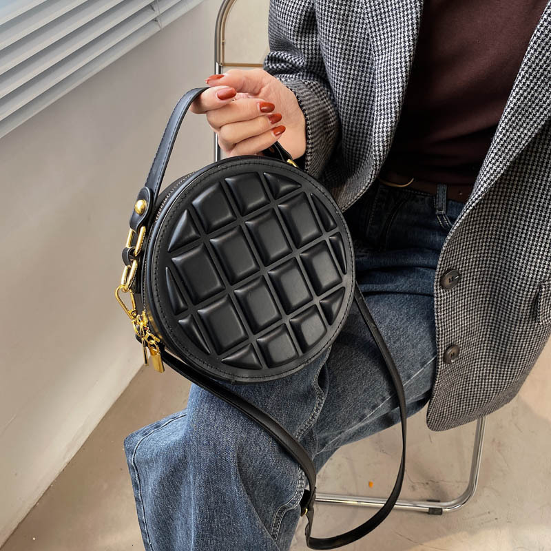 2022 new women's personalized diamond grid small round ins popular fashion single shoulder diagonal cross bag