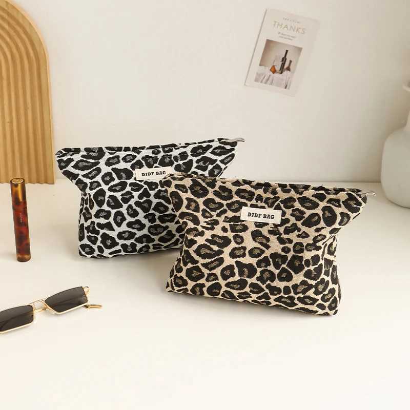 Fashion Leopard Print Womens Makeup Bag Large-capacity Cosmetics Skin Care Product Storage Bag Toiletry Bag Portable Liner Bag Z240914