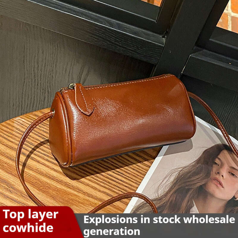 AMZZ Small for women's 2024 new fashionable and exquisite high-end soft leather one shoulder crossbody bag, internet famous small bag