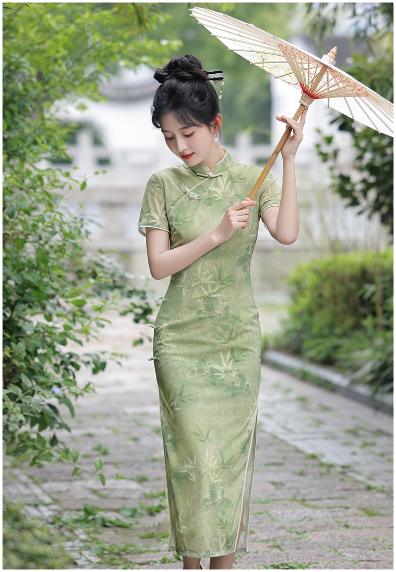 High-End Luck-Enhancing Green Qipao Dress Daily Wear - Get a Free Fortune Bead Bracelet