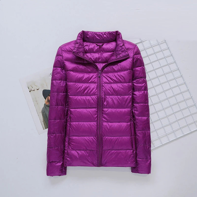 Ultra thin down jacket for women autumn winter short hooded warm white duck down jacket for women 240913