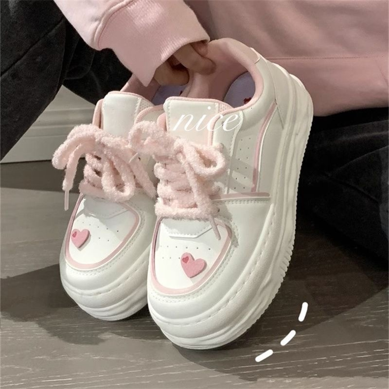 White Pink Women's Sports Shoes Kawaii Heart Platform Sneakers Korean Fashion Lolita Footwear Vintage Vulcanize Casual Flats