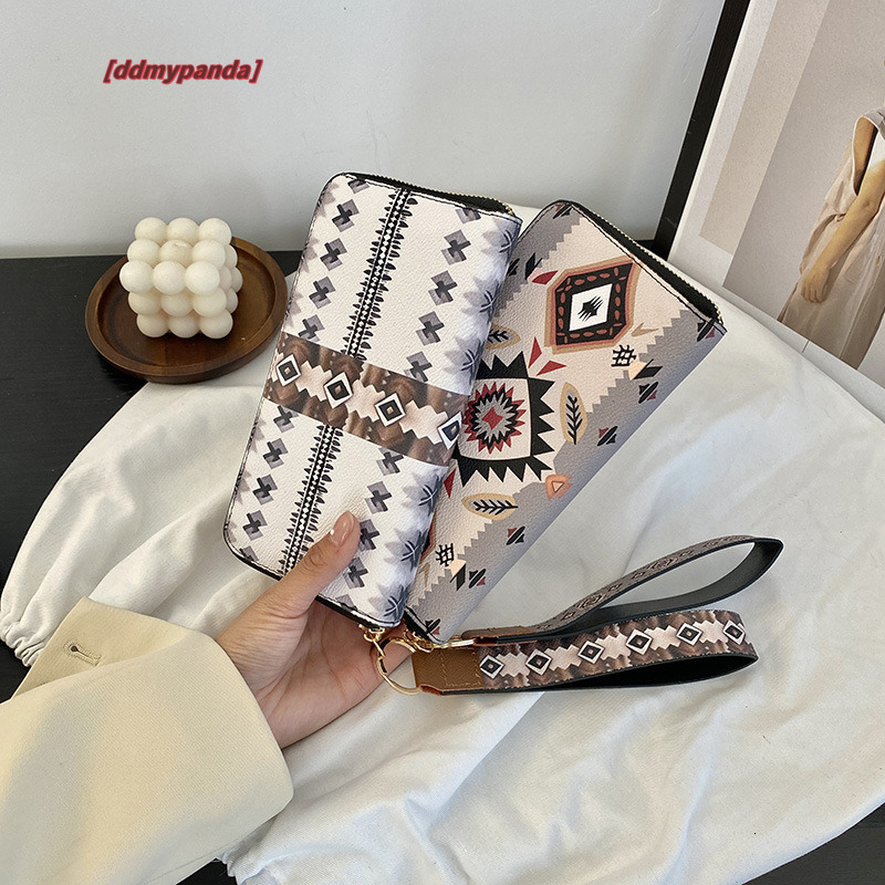 New 2024 Chinese style large capacity zippered handbag, fashionable and trendy wrist wallet, women's trend #15 ddmypanda