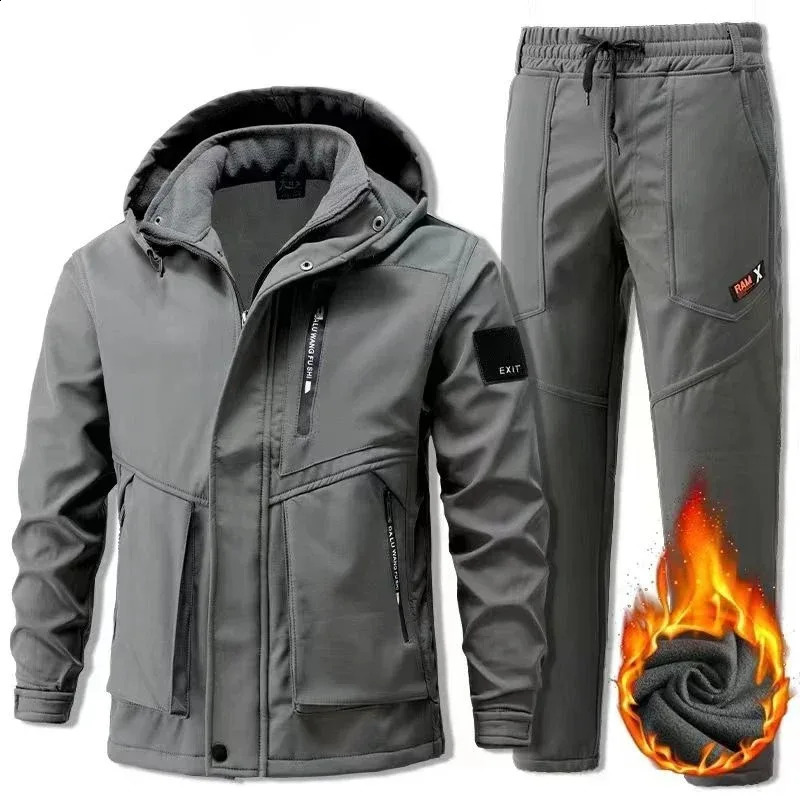 Warm Tracksuit Men Outdoor Sport Suits Winter Two Piece Set Mens Padded Thickened Windproof Waterproof Riding Mountaineering 240909