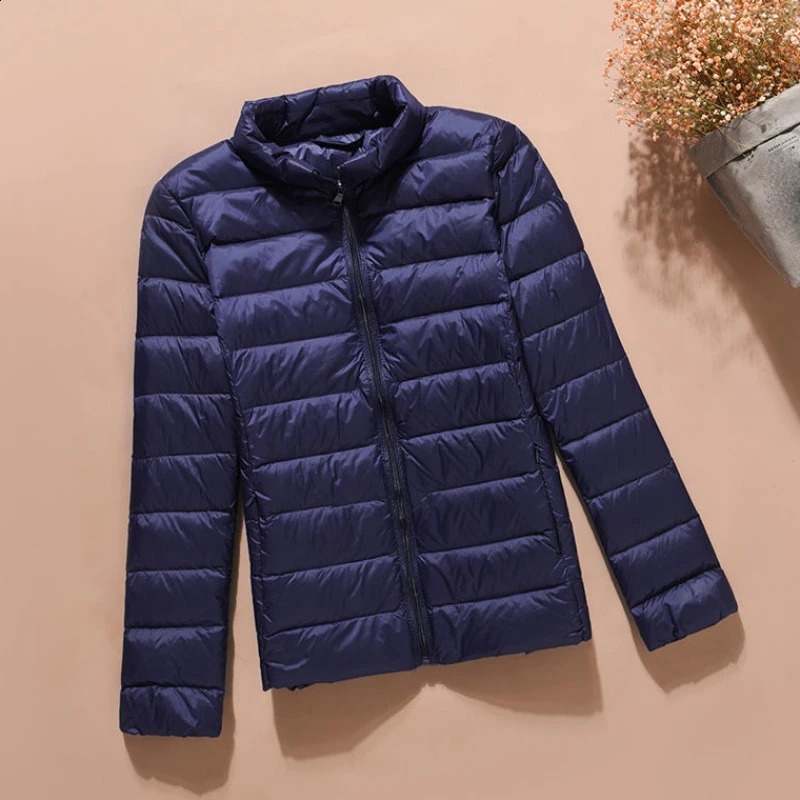 Winter womens Ultralight thin down jacket white duck down jacket long sleeved warm jacket Parka womens jacket 240913