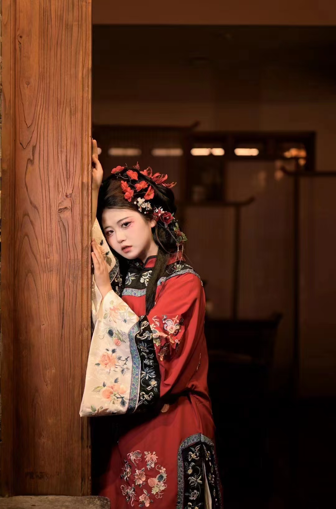 Traditional Hanfu Style Qing Dynasty Embroidered Heavy Craft Qipao Skirt - Autumn/Winter Chinese Historical Costume, Hanfu