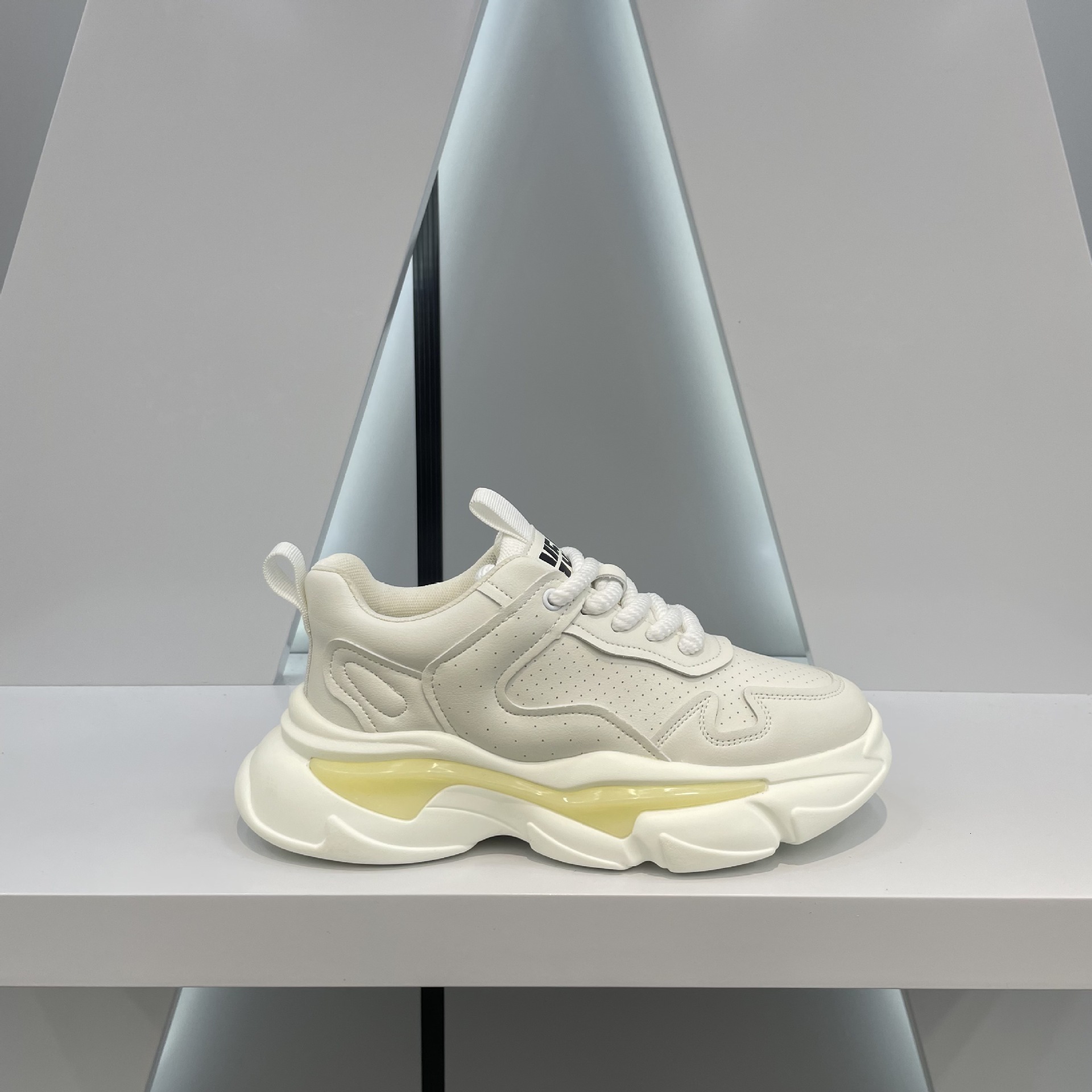 Ddmybear 2024 New Fashionable Sports Versatile Casual Leather Face Men's Soft Bottom Dad White Shoes Chinese Brand Shoes F915-159