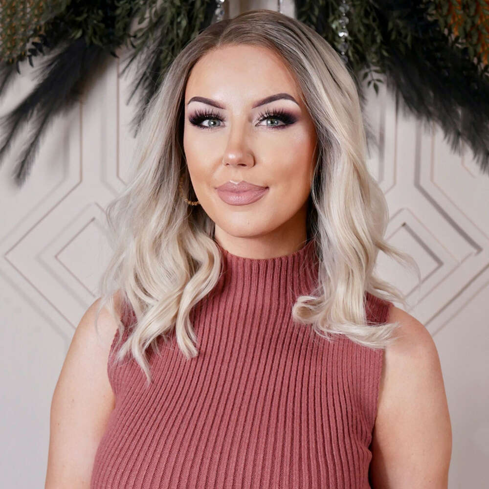 High Quality Synthetic Lace Front Wig Light Blonde With Natural Dark Roots 14" Heat Resistant Pre-Plucked Midldle Parting