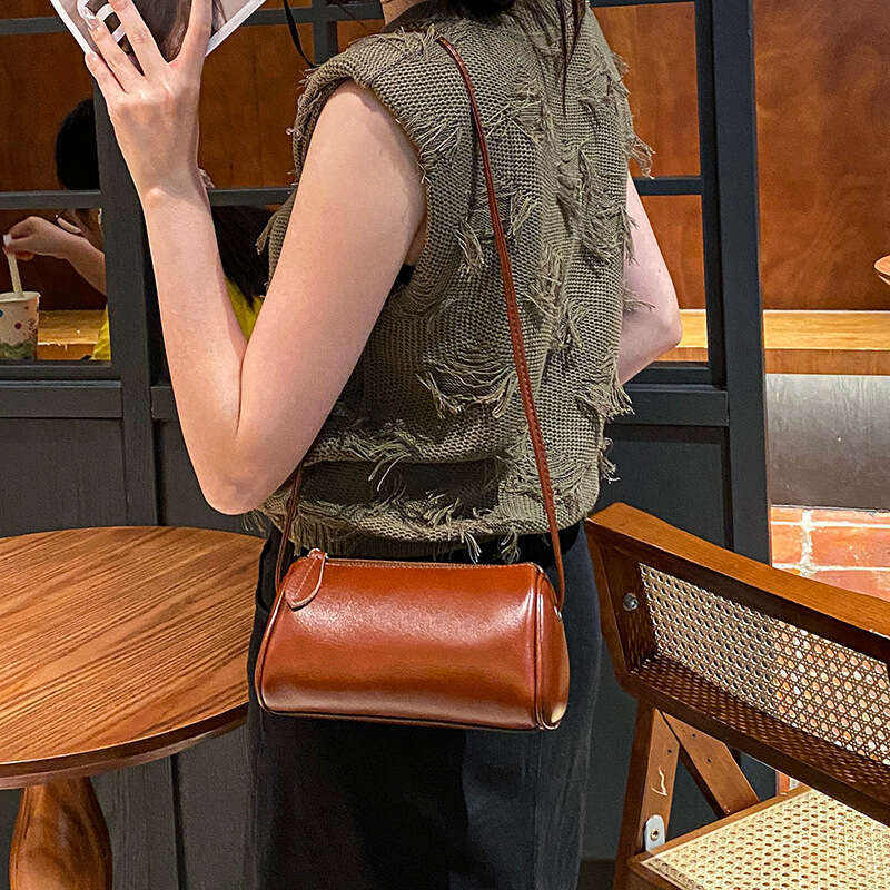 AMZZ Small for women's 2024 new fashionable and exquisite high-end soft leather one shoulder crossbody bag, internet famous small bag