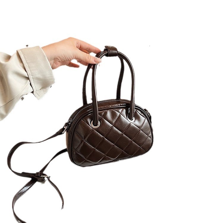 Lingge Bowling 2024 Autumn New Handheld Shoulder High Texture Crossbody Bag