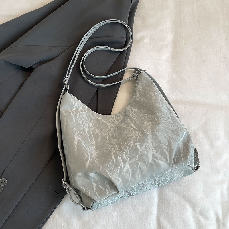 Large capacity bag for women 2024 new summer high-end sense, niche commuting tote shoulder bag, crossbody backpack