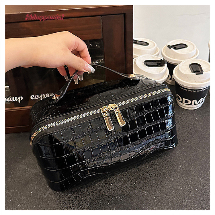 Makeup for women with a high-end feel, 2024 new large capacity portable convenient travel grooming cosmetic storage bag #32 ddmypanda