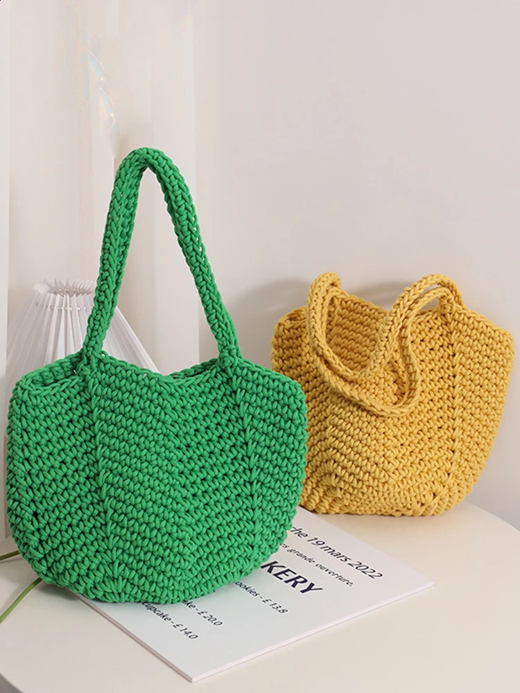 Korean woven handbag retro knitted summer casual simple solid color elegant portable seaside vacation 240913