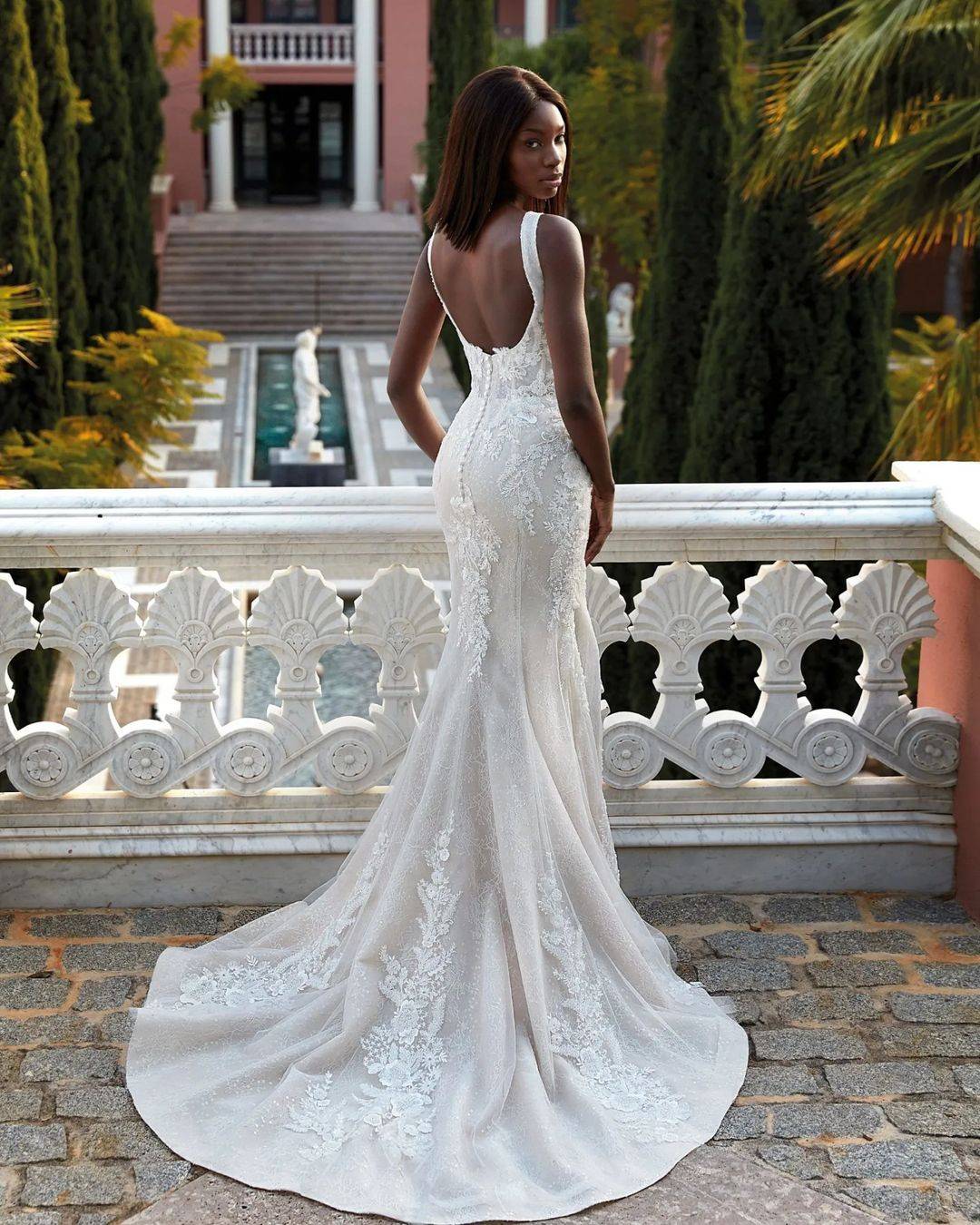 Modern Mermaid Wedding Dress Appliques Sequins Square Neck Bride Gown Ruffles Detachable Sweep Train Bridal Dresses Custom Made