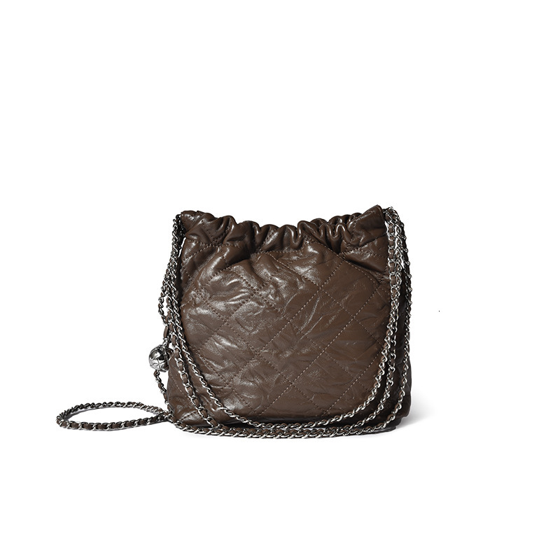 Bag 2024 summer new genuine women's niche high-end feeling first layer cowhide diamond grid chain soft leather bucket bag