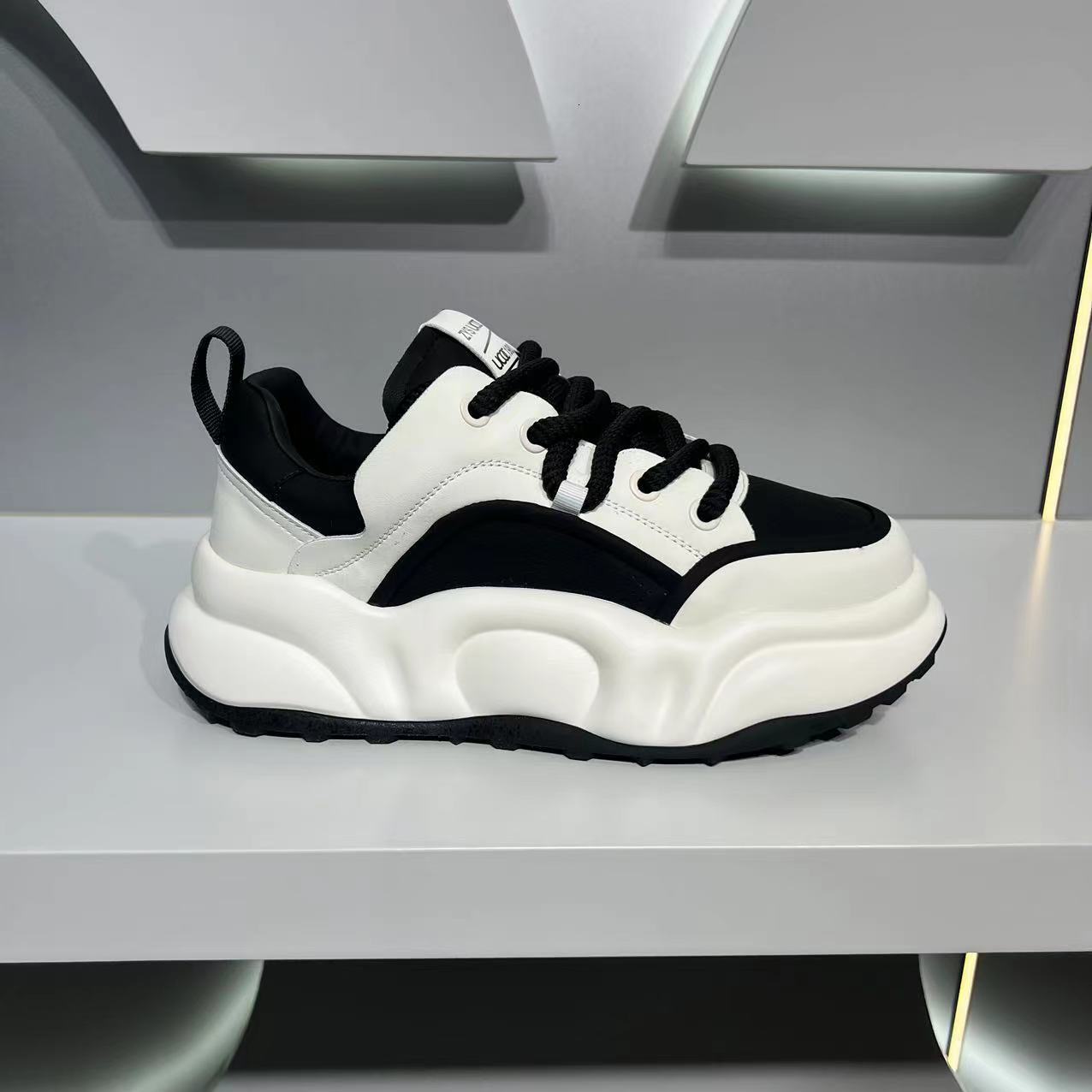 Ddmybear Fashionable Leather Perforated Breathable Versatile Comfortable Youth Autumn New Casual Sports Low Top Lace Up Men's Shoes Chinese Brand