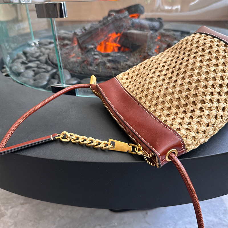 2024 new handmade woven Lafite grass with cowhide for women, large capacity water bucket bag, single shoulder crossbody bag