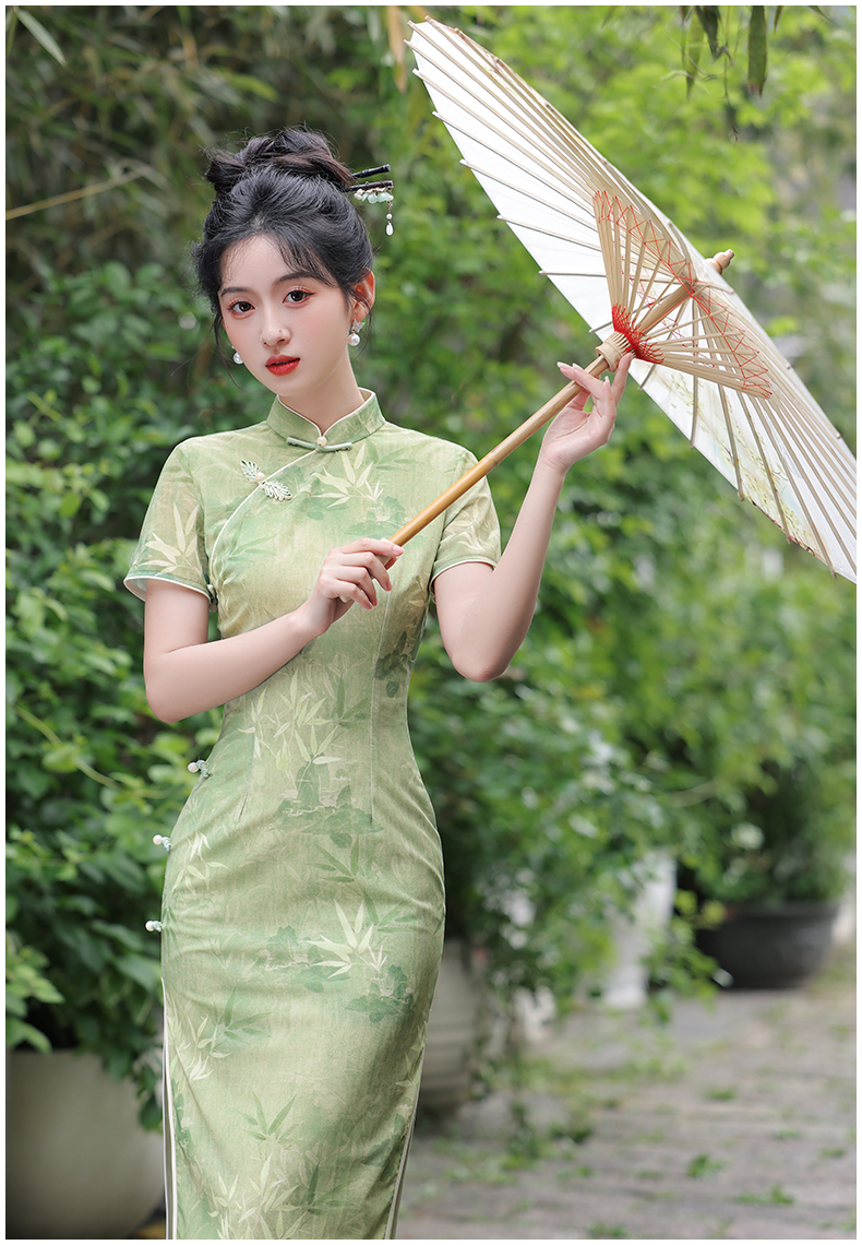 High-End Luck-Enhancing Green Qipao Dress Daily Wear - Get a Free Fortune Bead Bracelet
