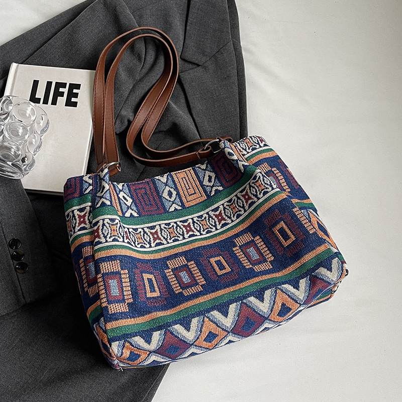 Large Capacity 2024 New Fashionable Commuter Ethnic Style Tote Bag Canvas Single Shoulder Handbag for Women