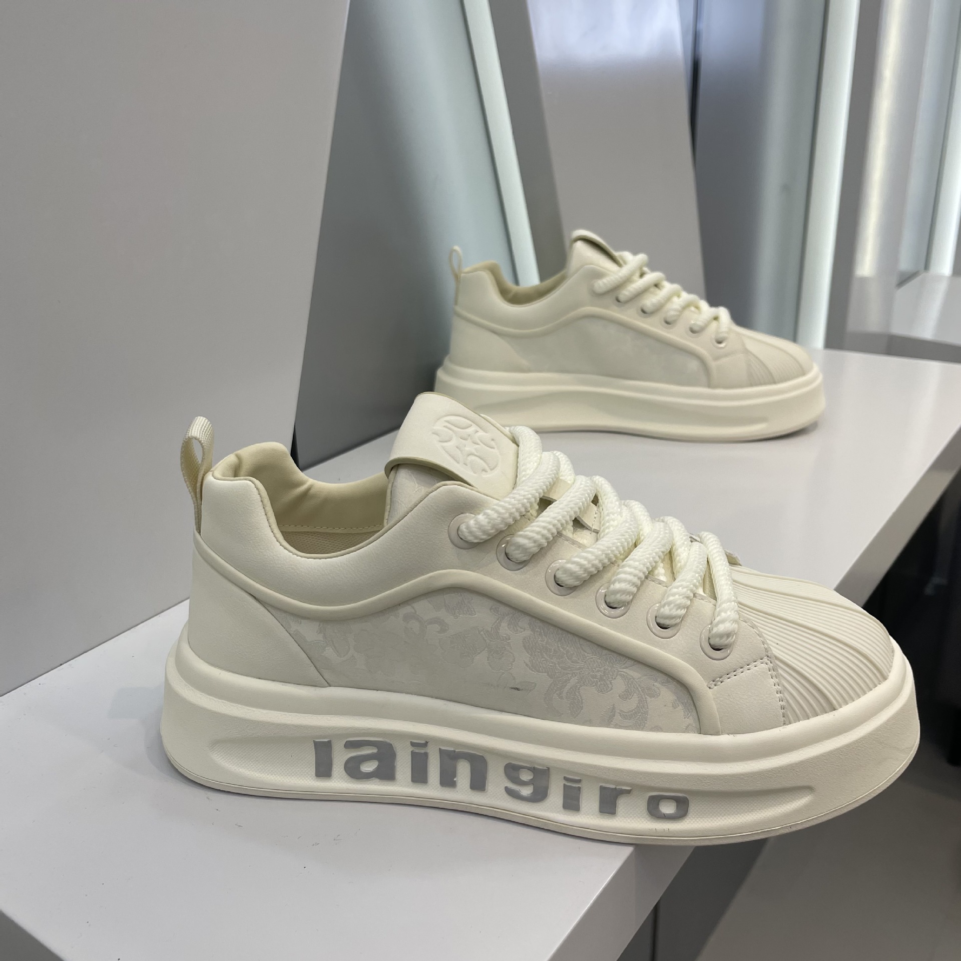 Ddmybear 2024 Autumn New Brand White Fashion Trend Versatile Embroidered Printed Casual Board Internet Red Trendy Men's Shoes Chinese Brand Shoes
