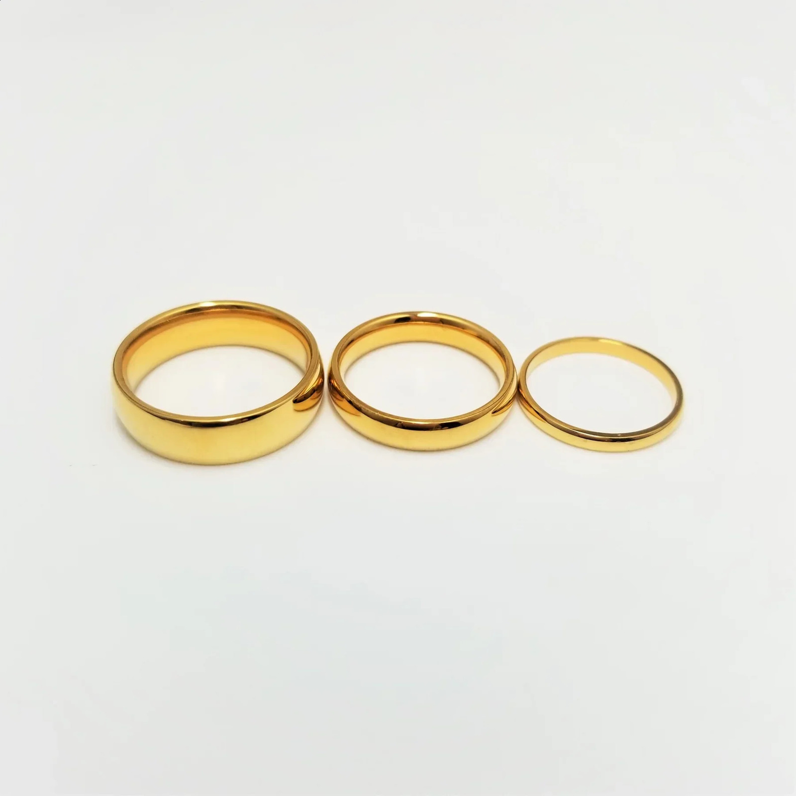 Minimalist Simple Smooth Stainless Steel Ring for Women and Men Classic 18K Gold Plated Couple Rings Wedding Engagement Jewelry 240906