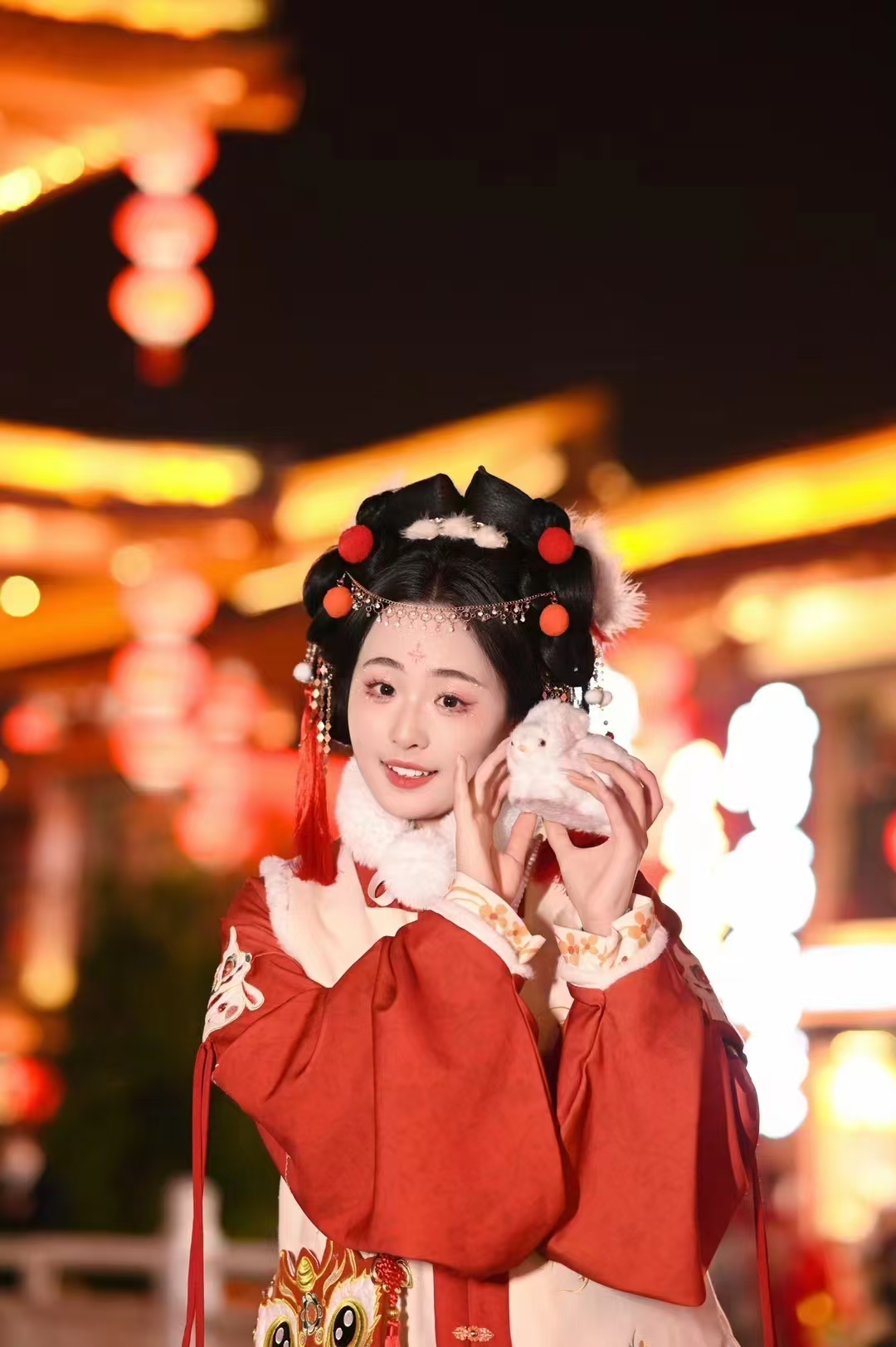 Traditional Chinese Hanfu Women's Embroidered Ming Style Bijia and Mamian Skirt Set for Winter - Fu Long Naonao New Year Outfit