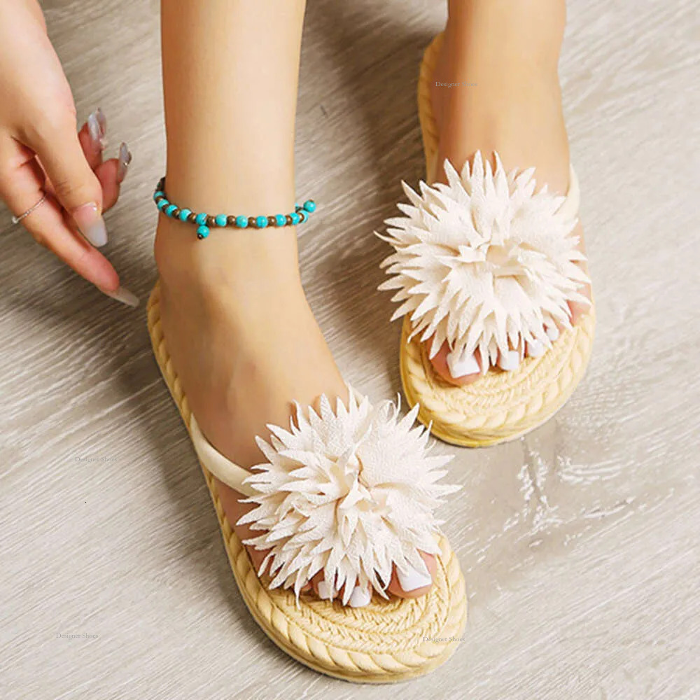 Flip Flops Flower 2024 Women Leisure Woven Beach Holiday Slippers Vintage Flat Non-Slip Outdoor Comfortable All Match Sandals