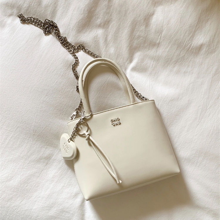 Southern Wind Romantic Summer Tote 2024 New Cute and Niche Handheld Fashion Single Shoulder Crossbody Bag 250321