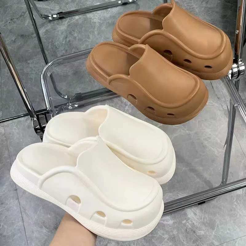 New Thick Bottom Closed Toe Porous Shoes Women New Nurse Good-looking Soft Bottom Non-Slip Simple Outer Wear Sandals M240914